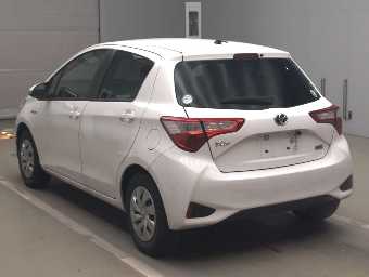 TOYOTA VITZ 2020 Image 4