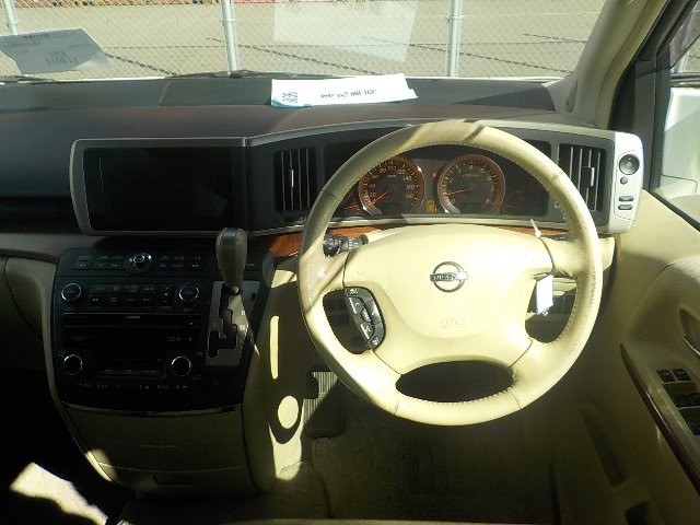 NISSAN ELGRAND 2005 Image 25