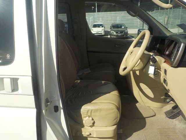 NISSAN ELGRAND 2005 Image 26