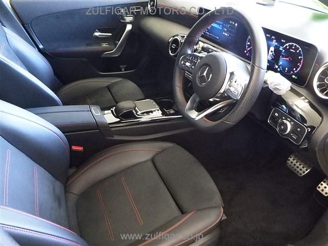 MERCEDES BENZ A CLASS 2020 Image 4