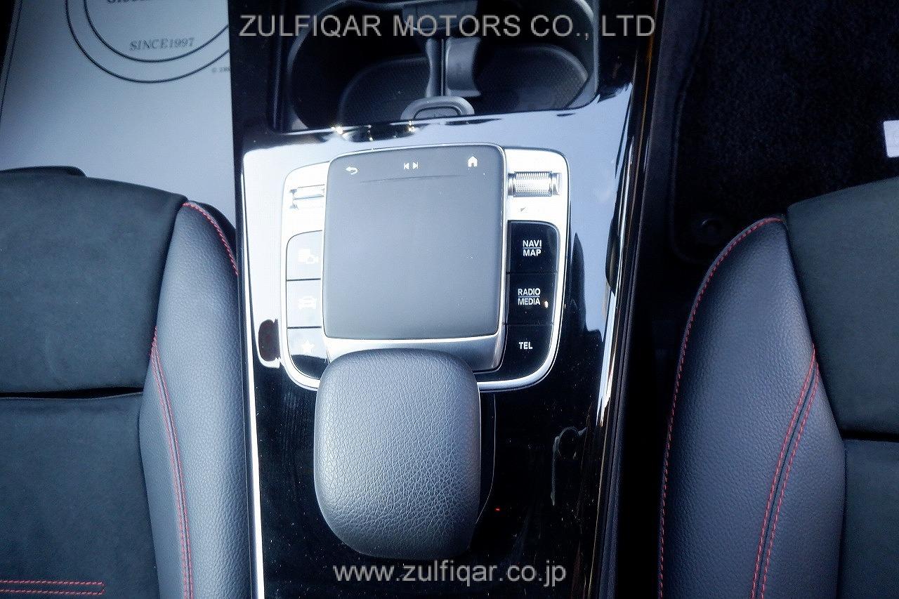 MERCEDES BENZ A CLASS 2020 Image 8