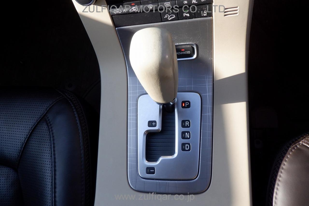 VOLVO XC70 2010 Image 9