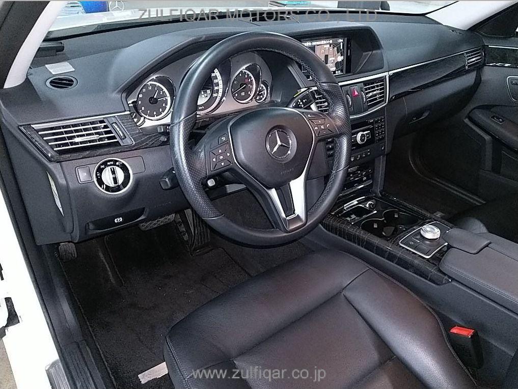 MERCEDES BENZ E CLASS 2012 Image 3