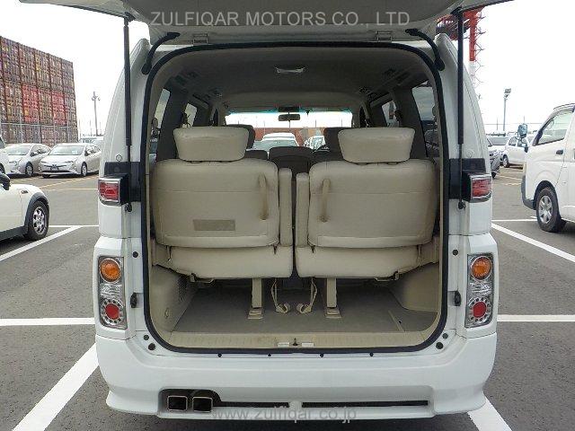 NISSAN ELGRAND 2005 Image 9