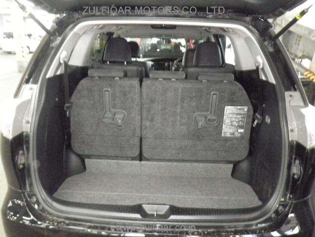 TOYOTA ESTIMA 2013 Image 8