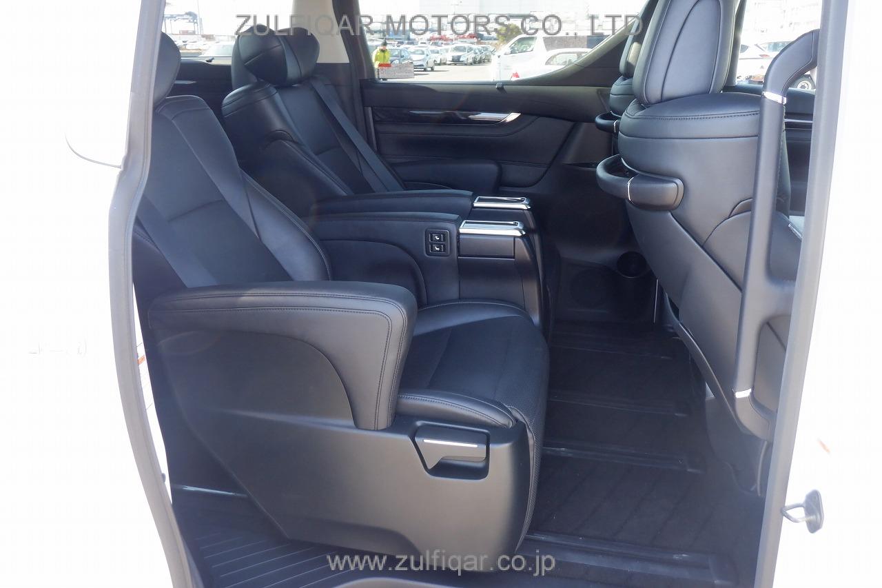 TOYOTA ALPHARD 2018 Image 12