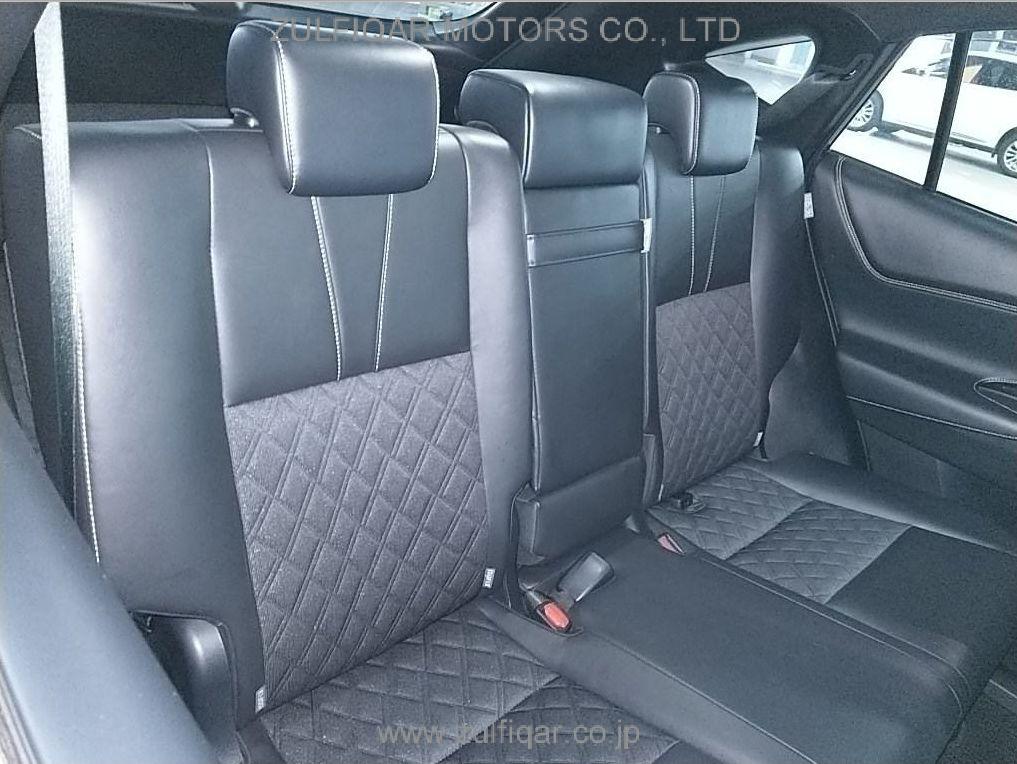 TOYOTA HARRIER 2018 Image 6