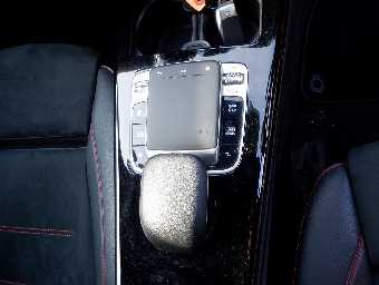 MERCEDES BENZ A CLASS 2020 Image 12