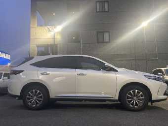 TOYOTA HARRIER 2018 Image 8