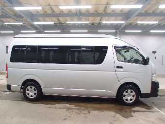 TOYOTA HIACE BUS 2013 Image 3