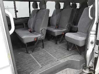 TOYOTA HIACE BUS 2013 Image 10