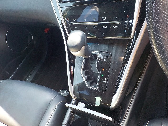 TOYOTA HARRIER 2019 Image 20