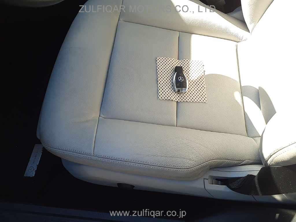 MERCEDES BENZ E CLASS 2010 Image 8