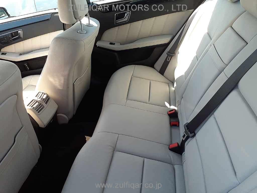 MERCEDES BENZ E CLASS 2010 Image 9