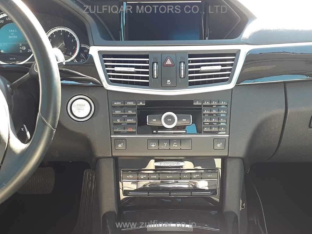 MERCEDES BENZ E CLASS 2010 Image 10