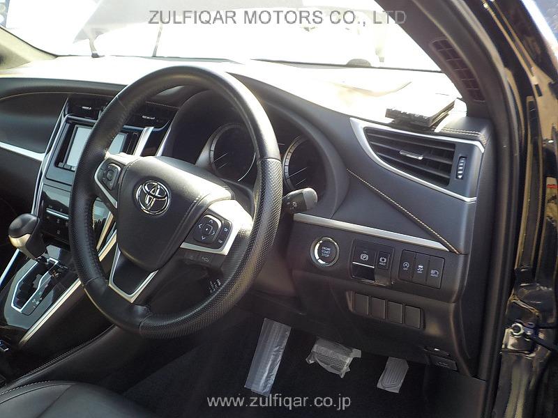 TOYOTA HARRIER 2019 Image 12