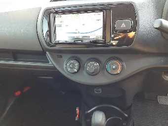 TOYOTA VITZ 2020 Image 10