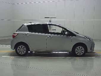 TOYOTA VITZ 2019 Image 3