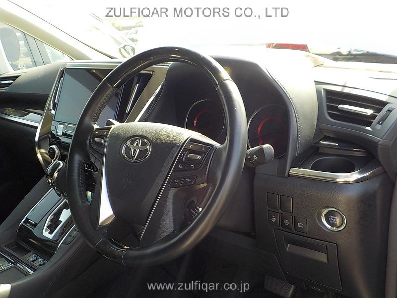 TOYOTA ALPHARD 2018 Image 12