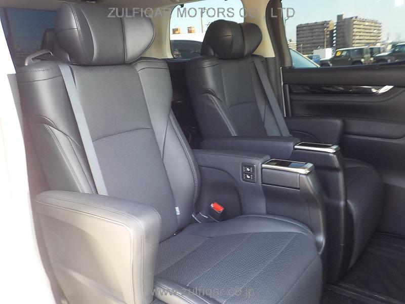 TOYOTA ALPHARD 2018 Image 23