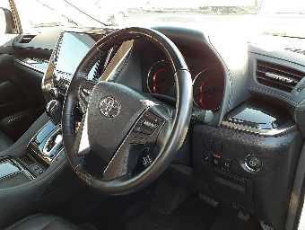 TOYOTA ALPHARD 2018 Image 7