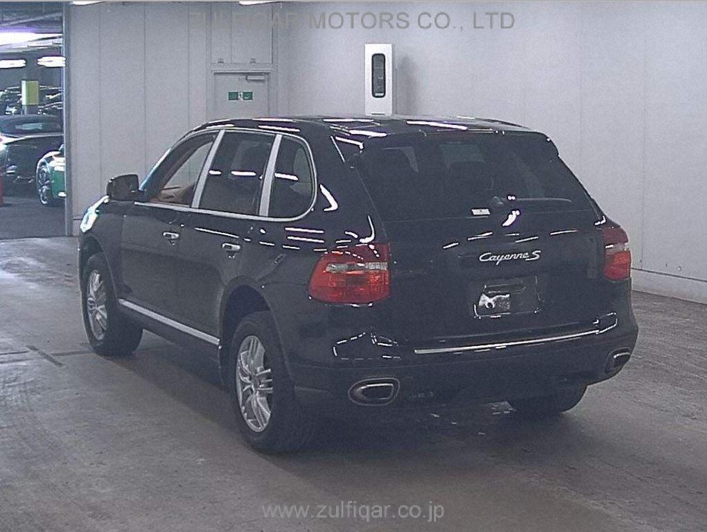 PORSCHE CAYENNE 2010 Image 2