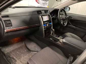 TOYOTA MARK X 2017 Image 5