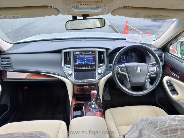 TOYOTA CROWN HYBRID 2013 Image 21