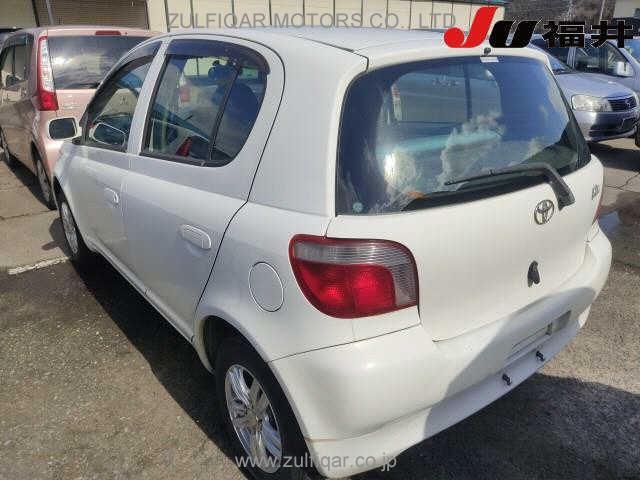 TOYOTA VITZ 2001 Image 2