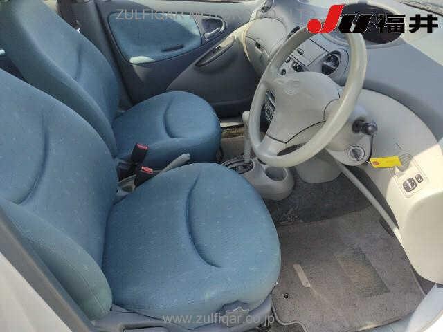 TOYOTA VITZ 2001 Image 3