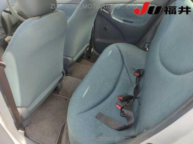 TOYOTA VITZ 2001 Image 6