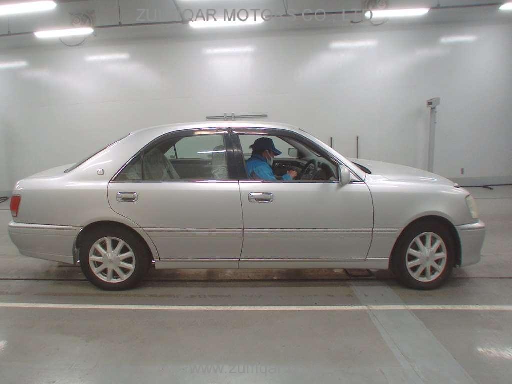 TOYOTA CROWN 2002 Image 3