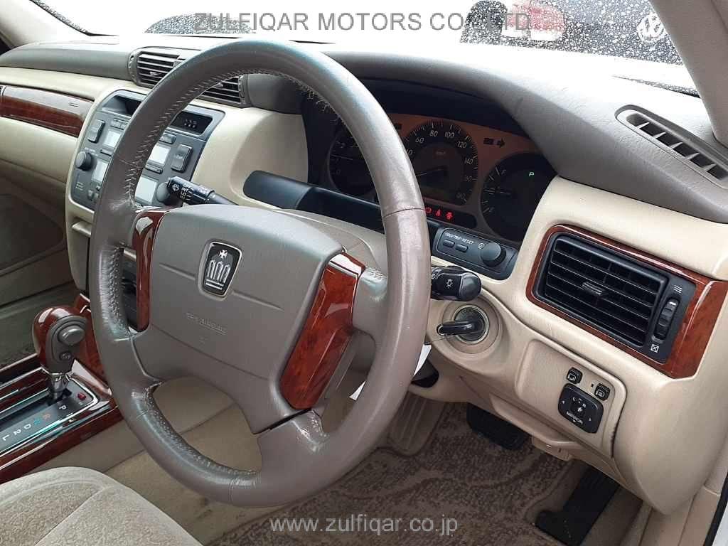 TOYOTA CROWN 2001 Image 7