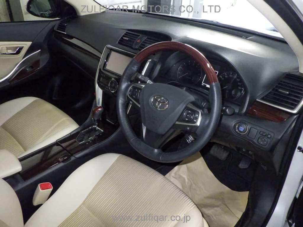 TOYOTA PREMIO 2020 Image 5