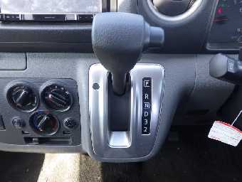 NISSAN NV350 CARAVAN 2018 Image 7