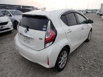 TOYOTA AQUA 2018 Image 2