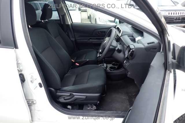 TOYOTA AQUA 2018 Image 6