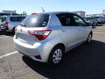 TOYOTA VITZ 2019 Image 2