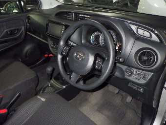 TOYOTA VITZ 2019 Image 5