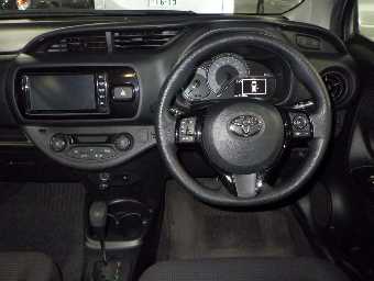 TOYOTA VITZ 2019 Image 6