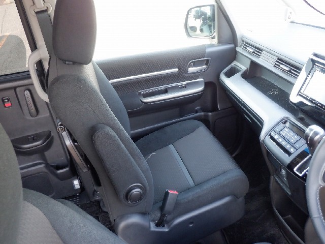 HONDA STEPWGN SPADA 2018 Image 21