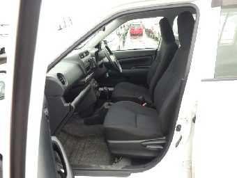 TOYOTA PROBOX 2018 Image 17