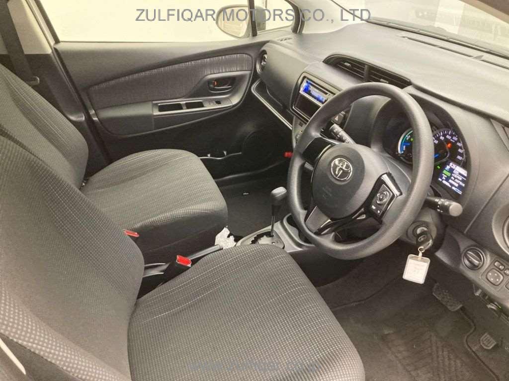 TOYOTA VITZ 2019 Image 5