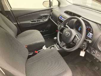 TOYOTA VITZ 2019 Image 5