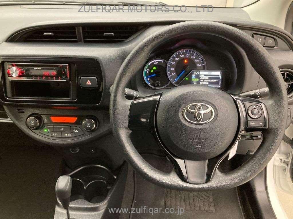 TOYOTA VITZ 2019 Image 6