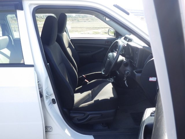 TOYOTA PROBOX 2018 Image 30