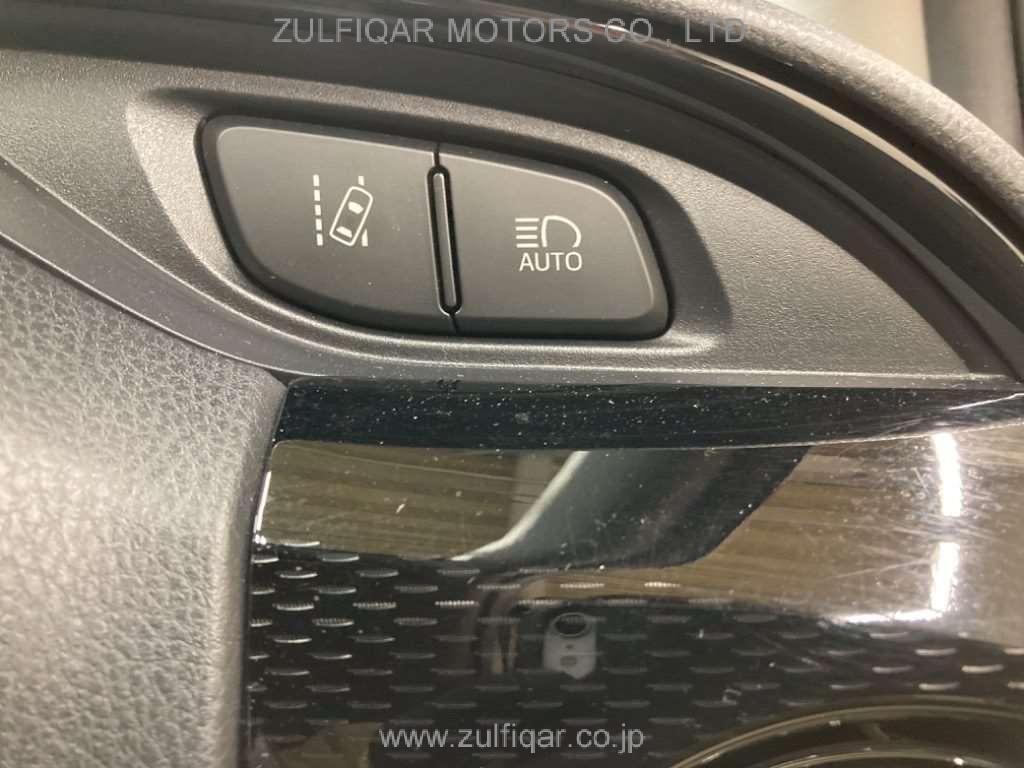 TOYOTA VITZ 2020 Image 11