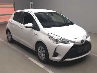 TOYOTA VITZ 2020 Image 3