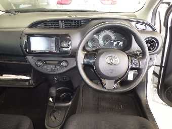 TOYOTA VITZ 2020 Image 6