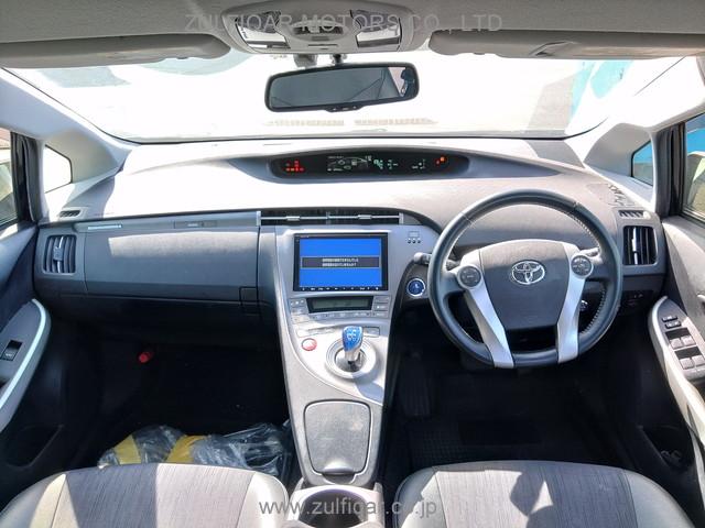 TOYOTA PRIUS PHV 2012 Image 6